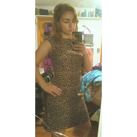 Leopard Print Bodycon Dress 🐆 - Picture 6 of 6